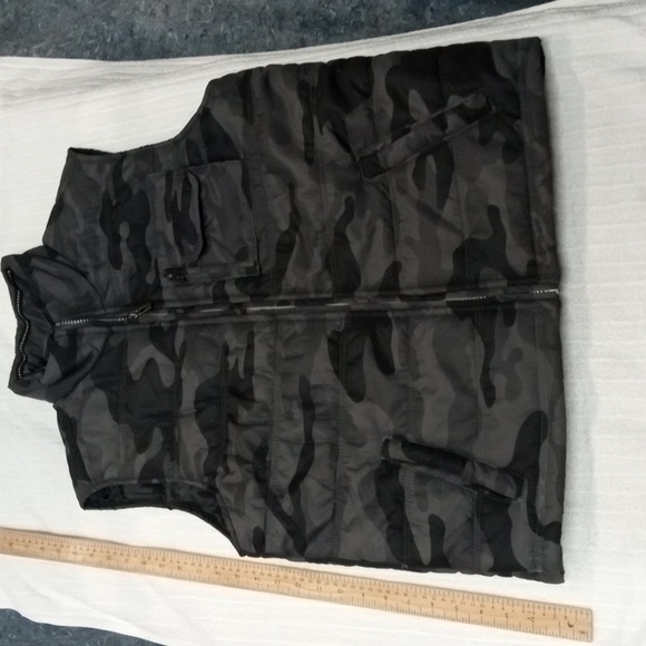 Burnside Camouflage Vest Men's Medium - Picture 2 of 9